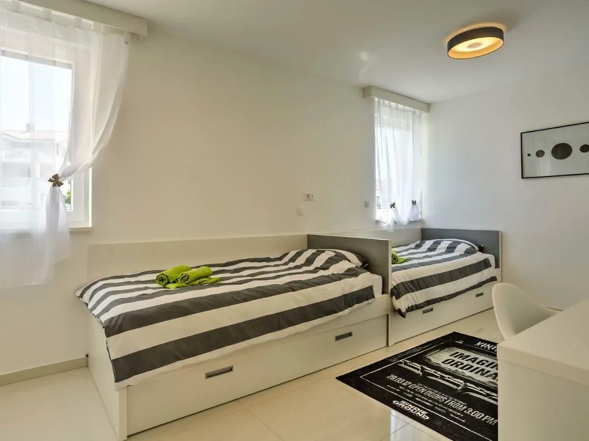 Apartment Vid By Interhome Vantacici