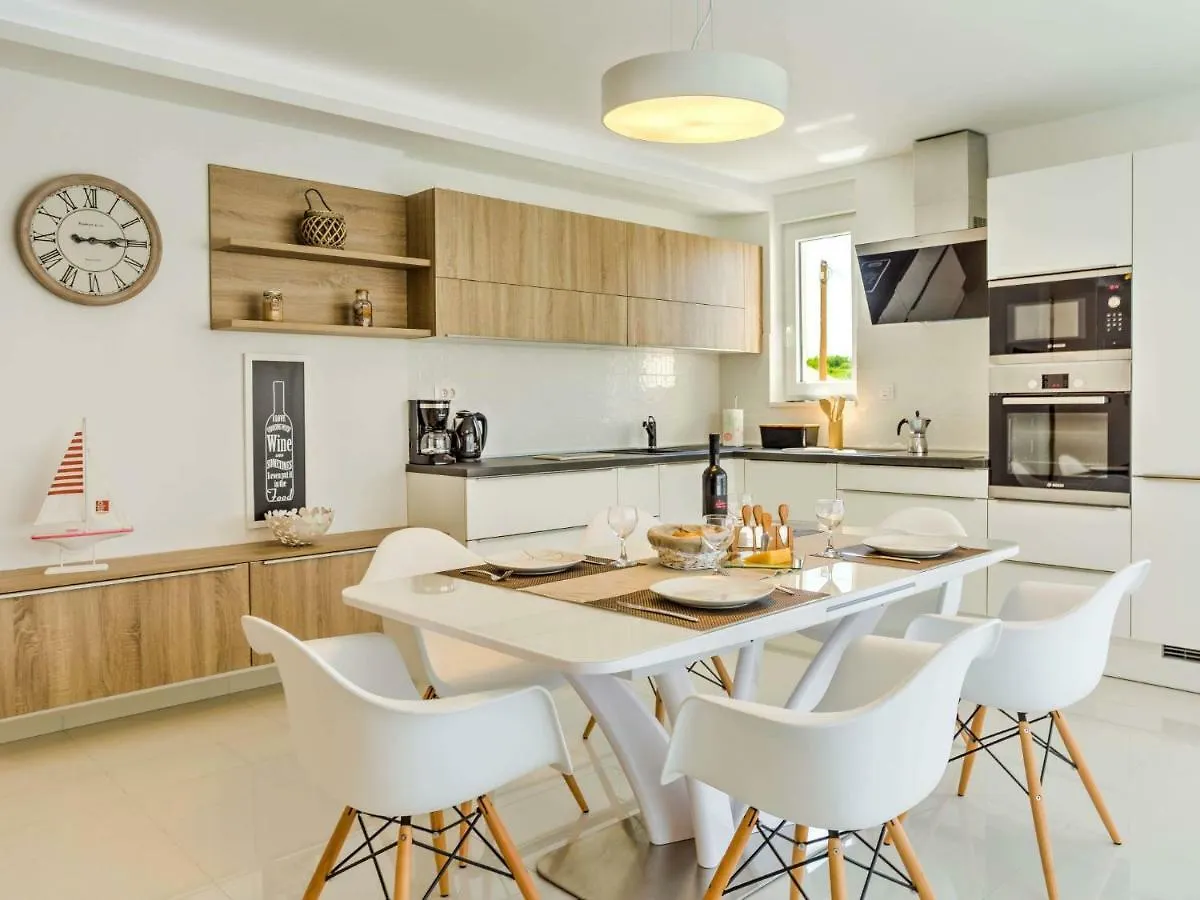 Apartment Vid By Interhome Vantacici