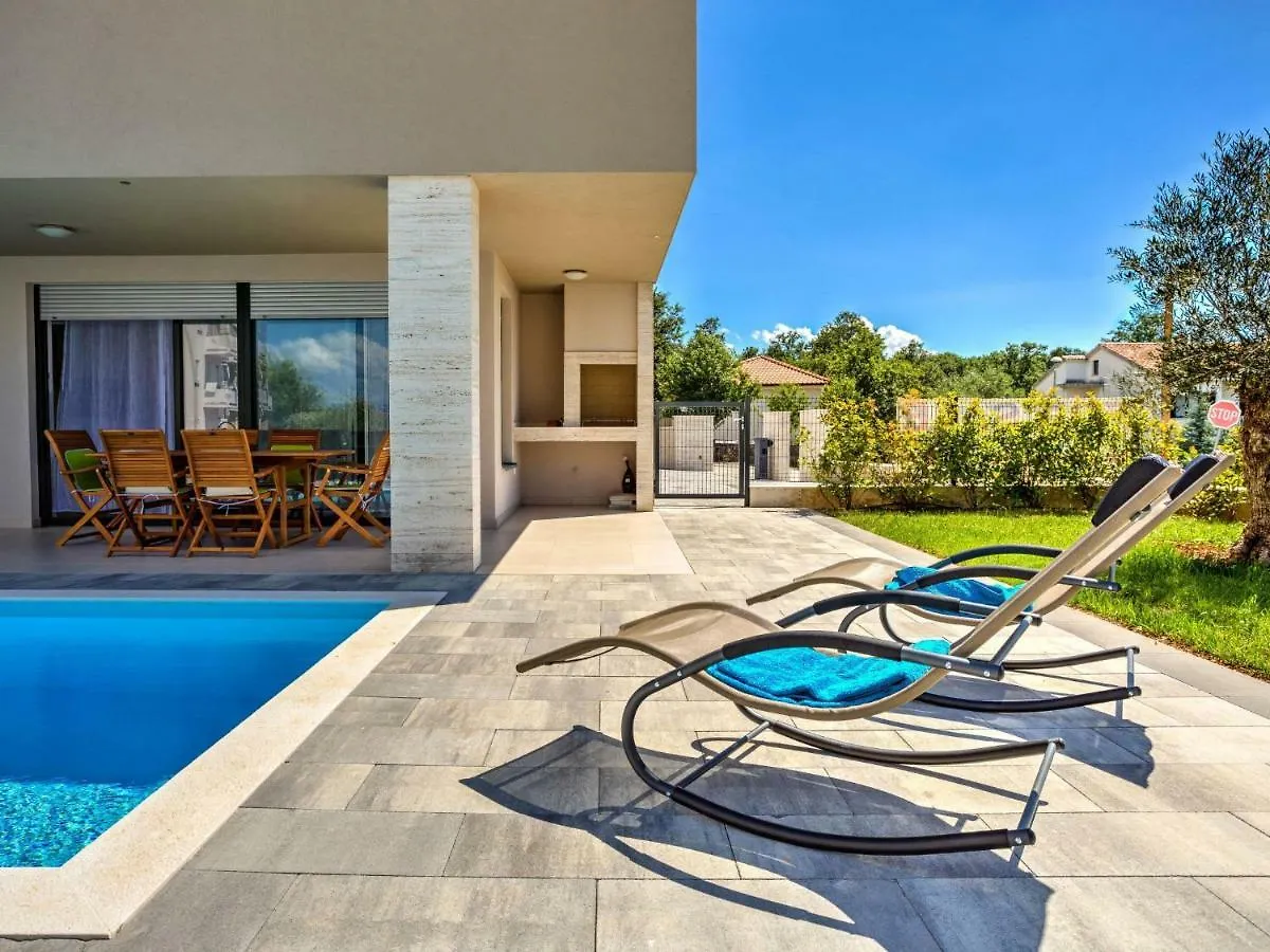 Apartment Vid By Interhome Vantacici