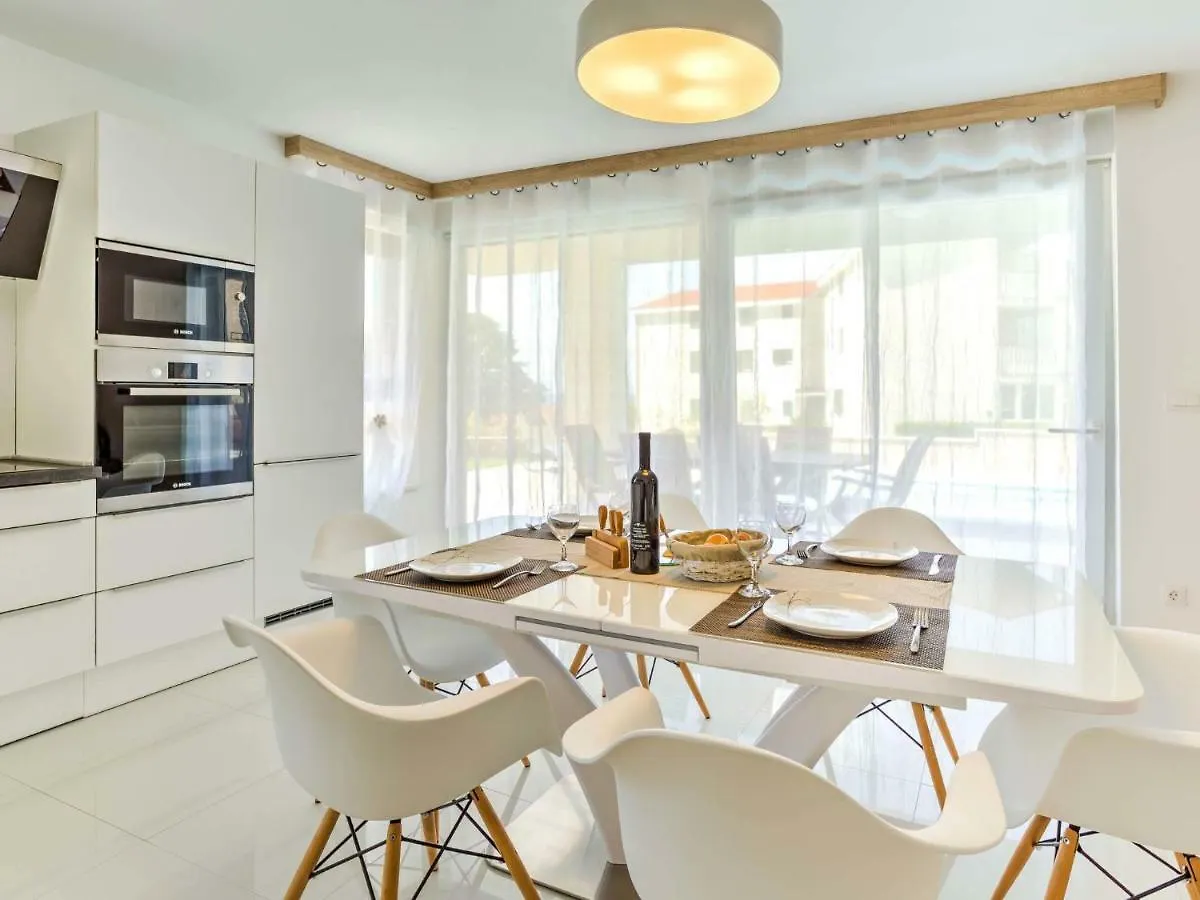Apartment Vid By Interhome Vantacici